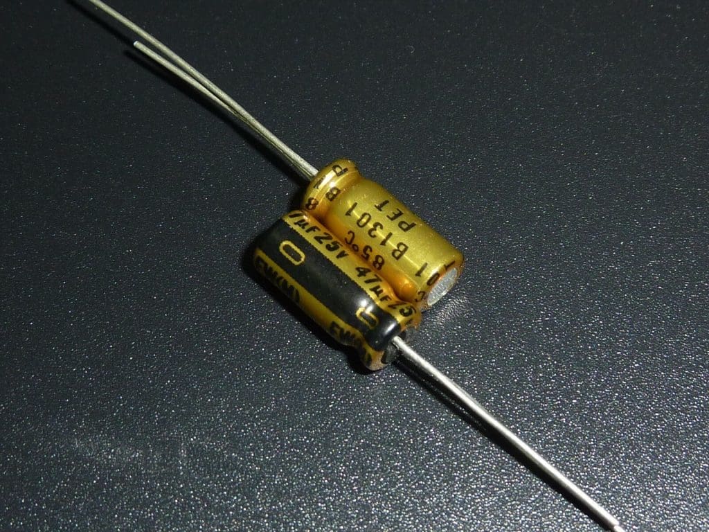 Capacitor 10uf 16v – Capacitor 10uf 16v [3x5]mm Marca Nichicon