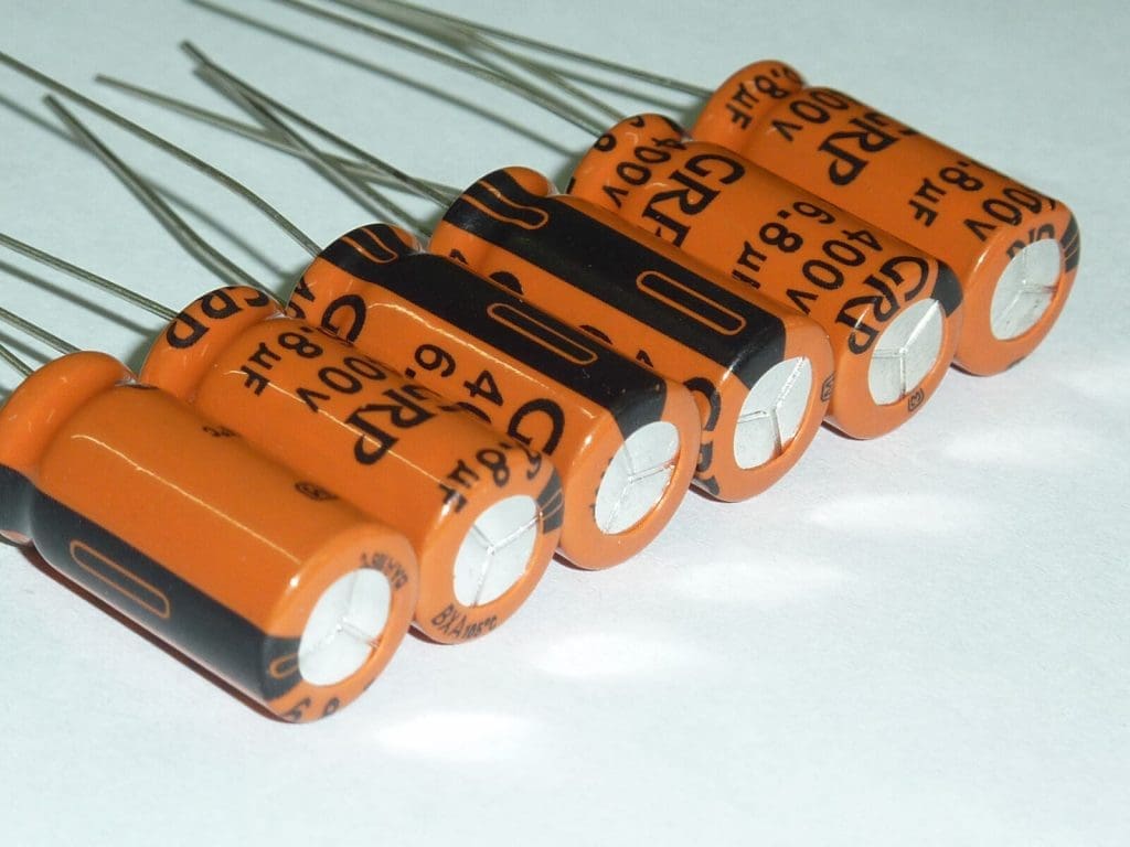 Capacitor 6.8uf 400v – Capacitor 6.8uf 400v [10x22]mm Marca GRP Japon