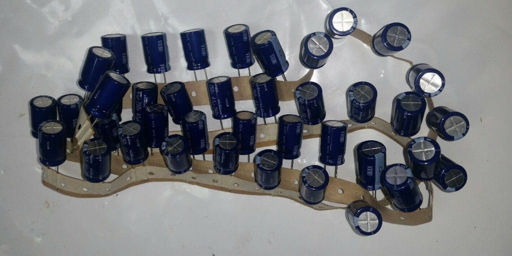 Capacitor 47uF 250V – Capacitor 47uF 250V 85C Marca PANASONIC