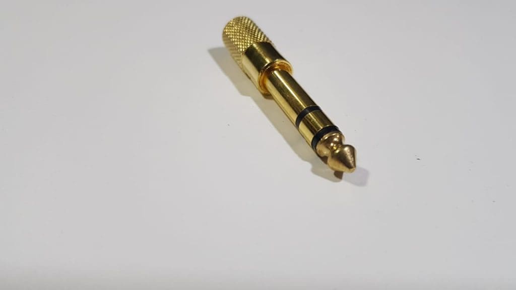 Conector jack 3.5mm a plug 6.5mm – Conector Jack 3.5mm a plug 6.5mm punta dorada
