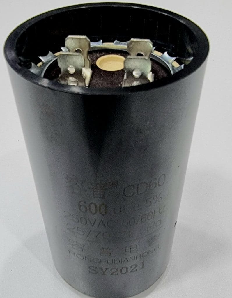 Capacitor CD60 600uf 5% 250v 50/60 Hz - Electronica Cyber