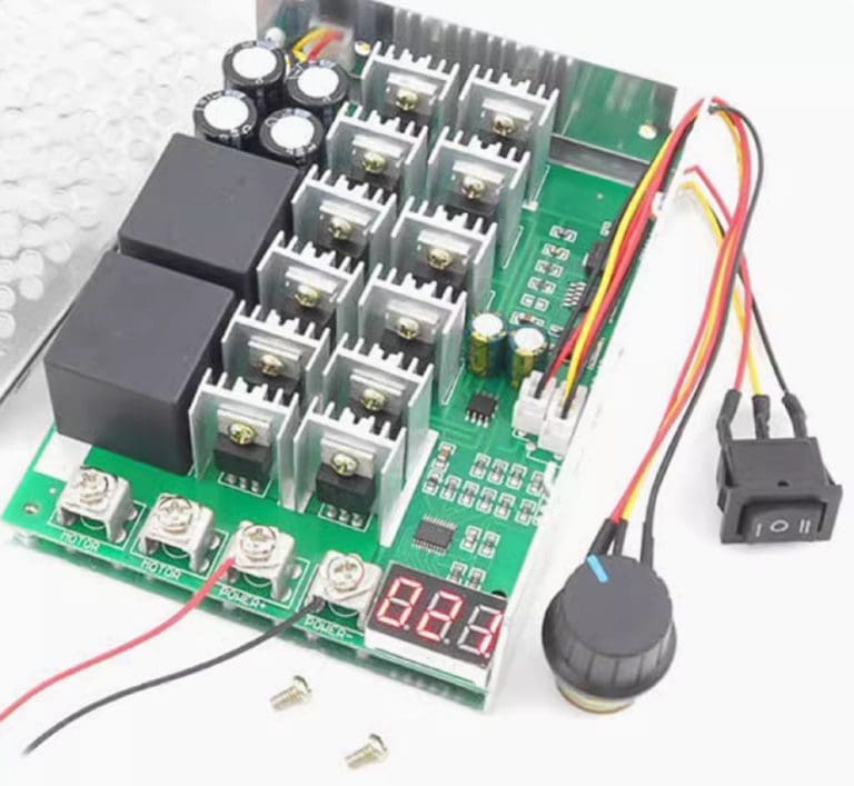 Controlador de Velocidad PWM 100A 12V a 48V con Display y Reversa – Para Motores DC 22 Controlador de Velocidad PWM 100A 12V a 48V con Display y Reversa – Para Motores DC - vista 2